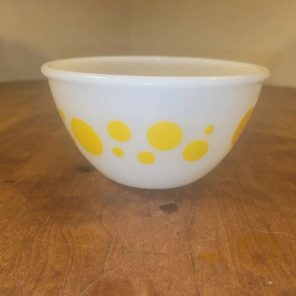 Vtg Federal Glass Yellow Polka Dot Mixing Bowl - 6